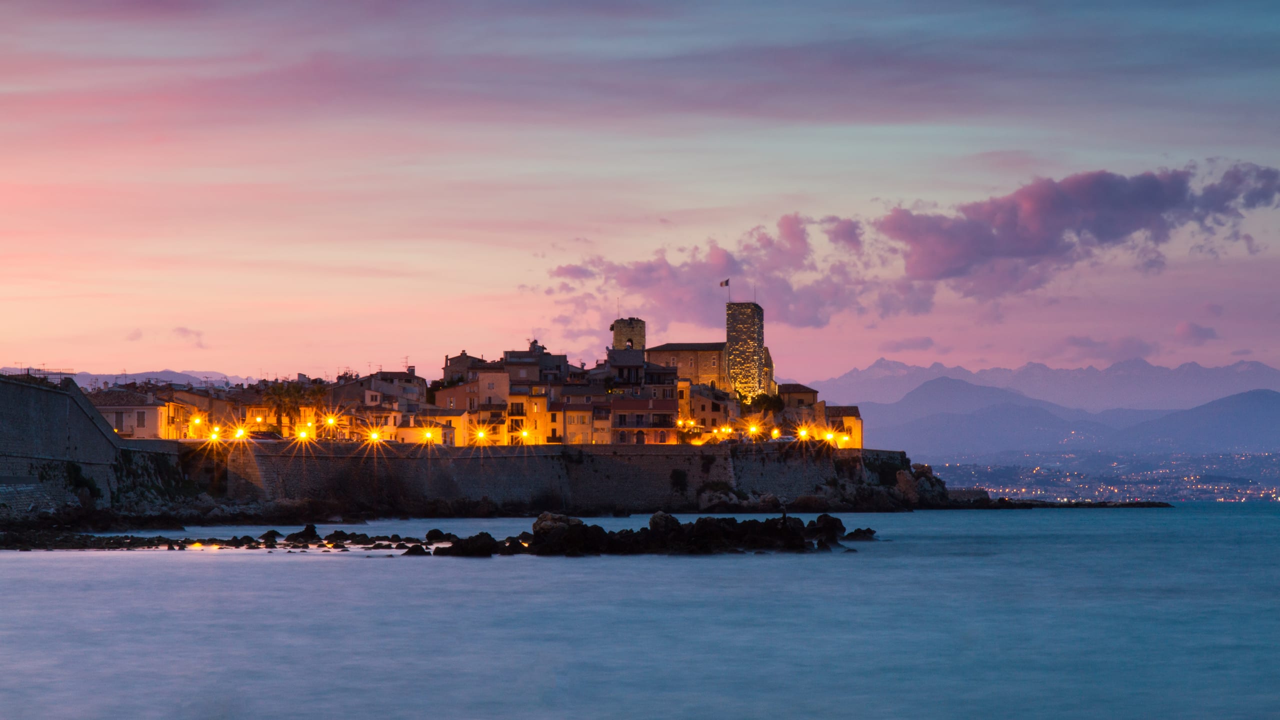 Quality holidays without constraints — Guest Services, Absoluty Antibes, French Riviera