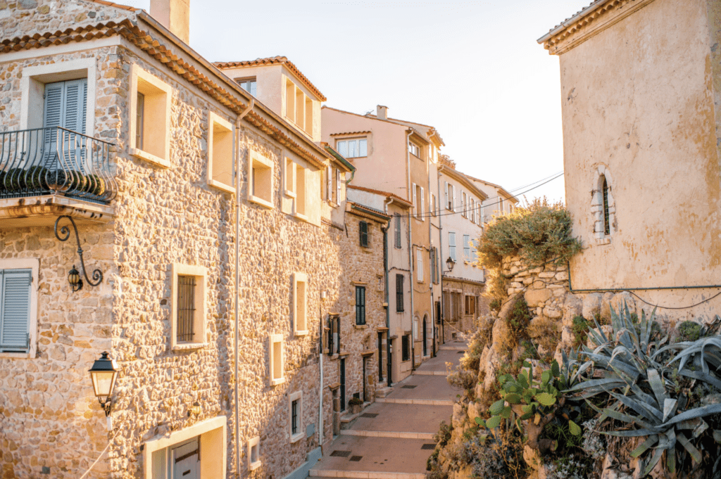 old-town-antibes